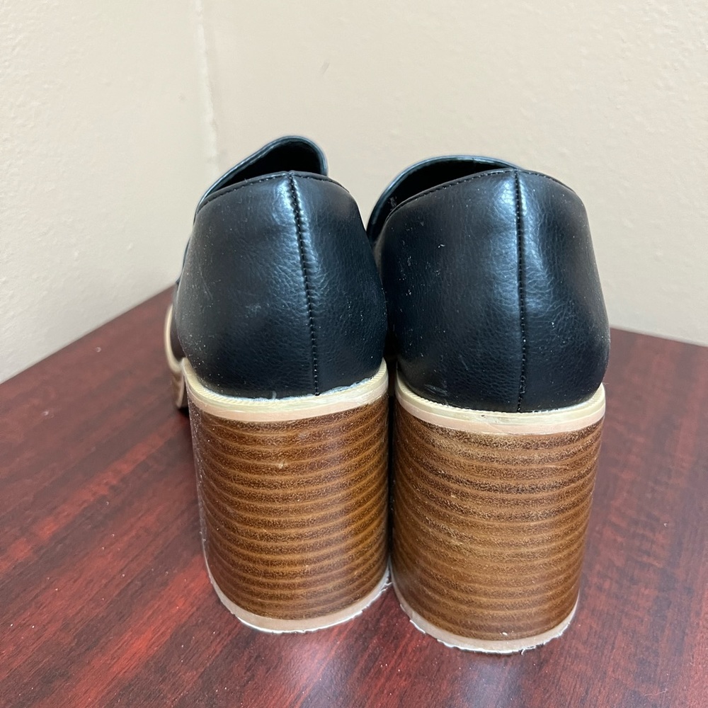 Shoes - Picture 3 of 4